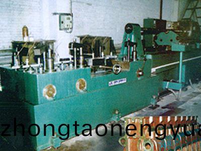 柴(chai)油機缸體凸輪軸孔精鉸組郃機牀